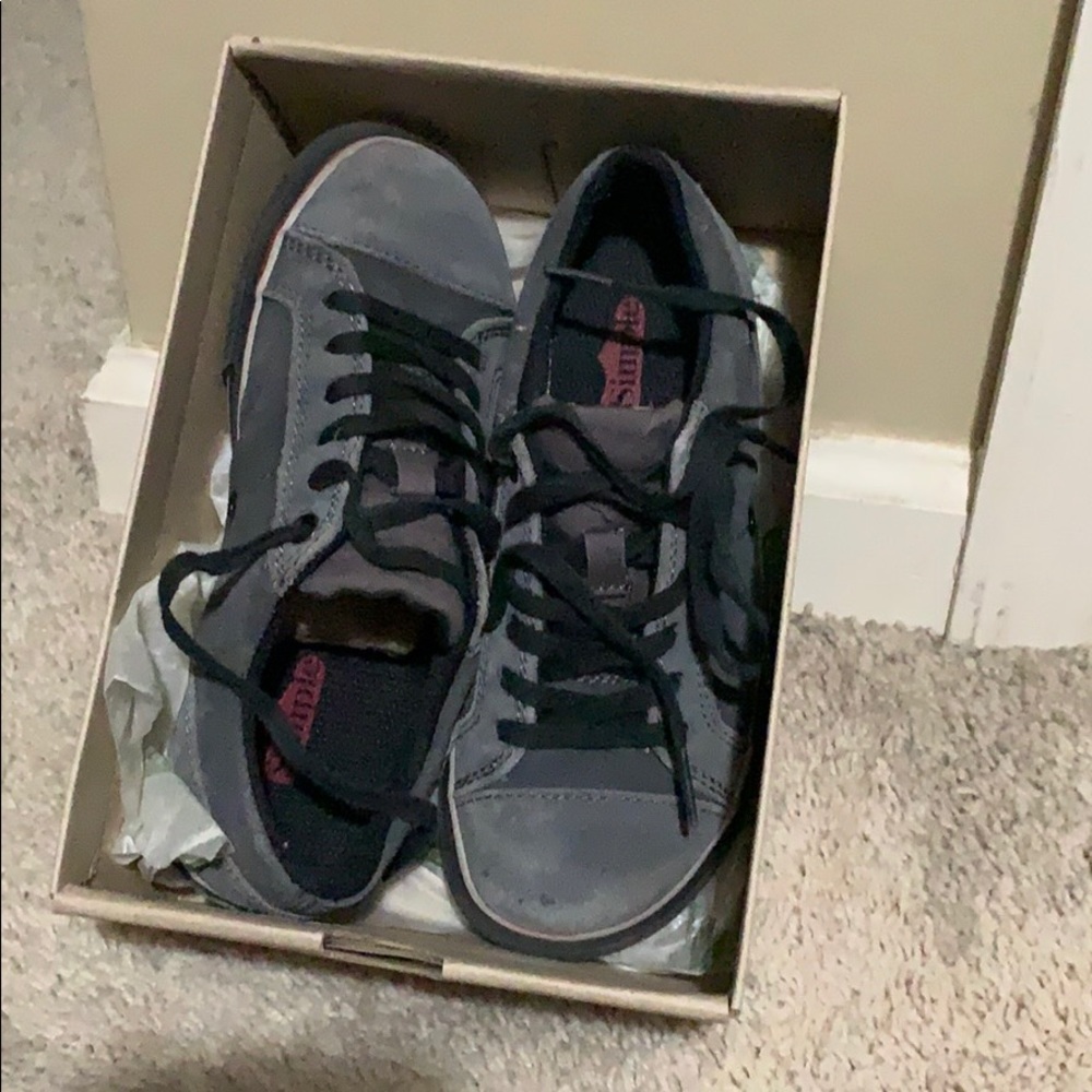 Boys sneakers for a happy planet